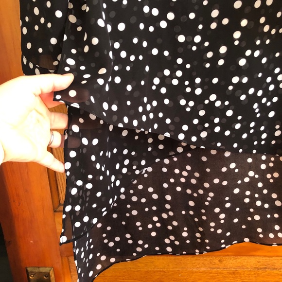Chico’s black & white polka dot tiered blouse, size 1/M - Picture 4 of 4